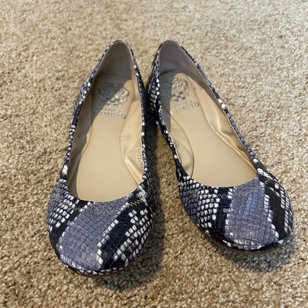 Vince Camuto Black and Gray Women's Flats